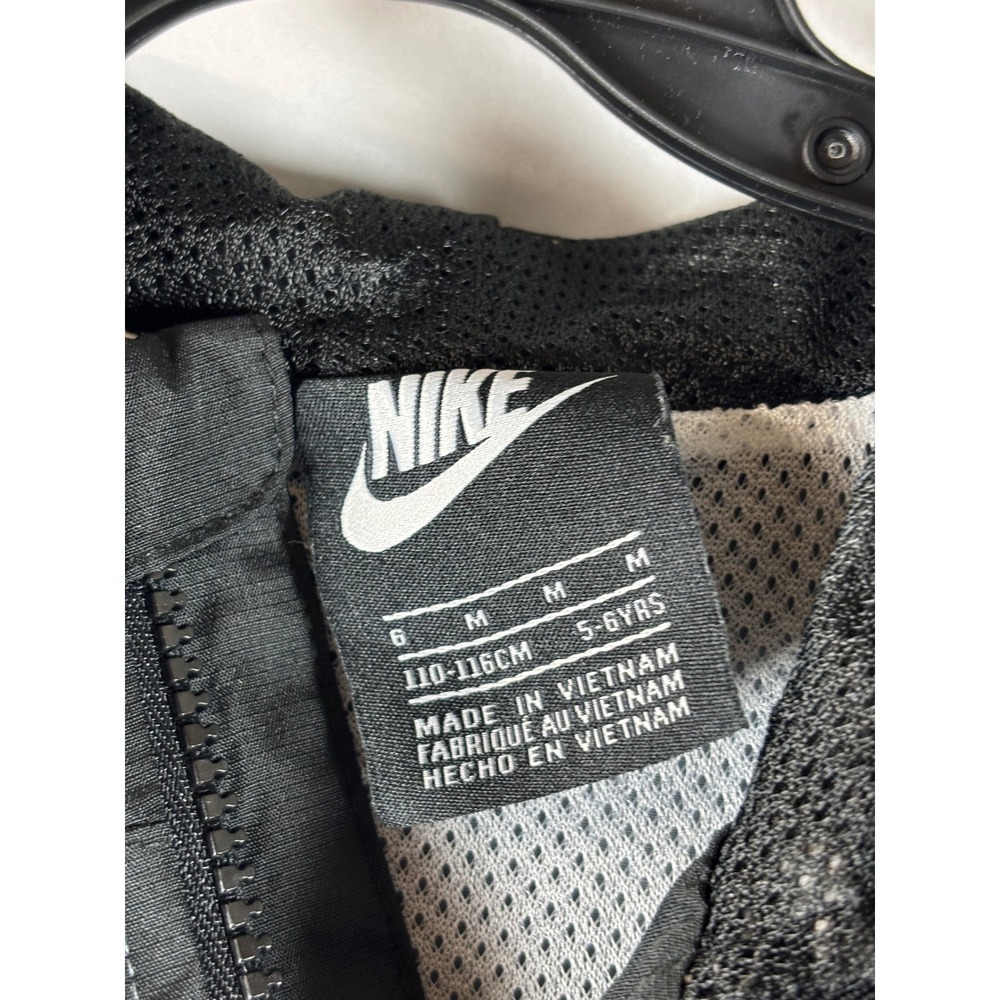 Nike Kids Black Grey White Oversized Swoosh Full Zip Hooded Windbreaker Jacket 6 - Picture 2 of 5